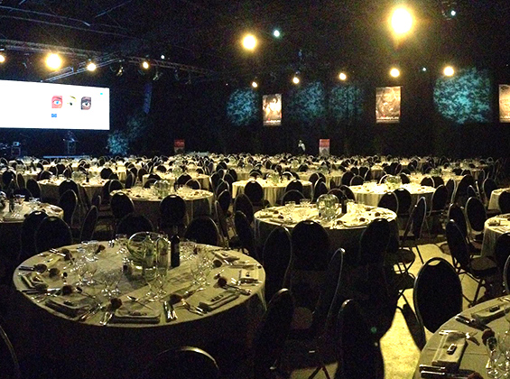Brussels Event Brewery Mise en place et gestion Walking dîner assis 800 personnes